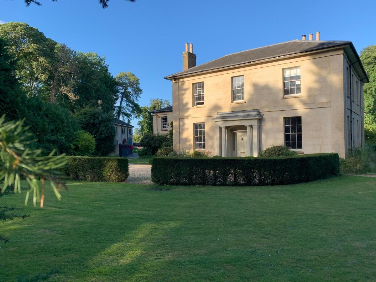 The Old Vicarage, Evenley. Brackley. Bed & Breakfast Brackley  Exterior photo